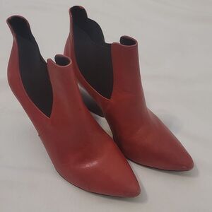 - Pour la  Victoire ankle boots size 6.5